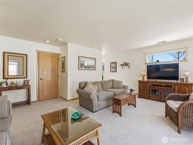 318 S Mary Lane, East Wenatchee, WA 98802