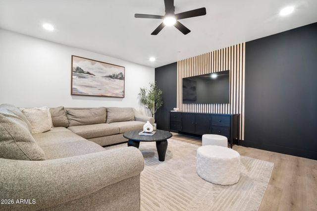 8513 E INDIANOLA Avenue, Scottsdale, AZ 85251