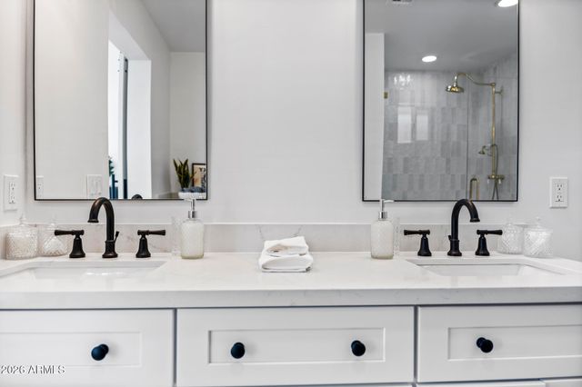 8513 E INDIANOLA Avenue, Scottsdale, AZ 85251