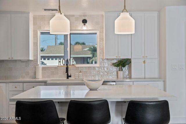 8513 E INDIANOLA Avenue, Scottsdale, AZ 85251