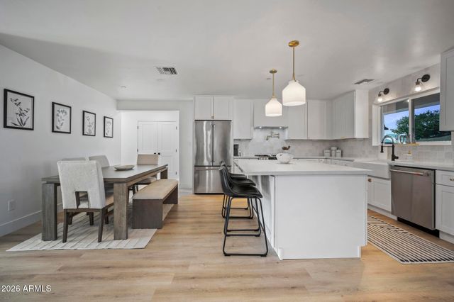 8513 E INDIANOLA Avenue, Scottsdale, AZ 85251