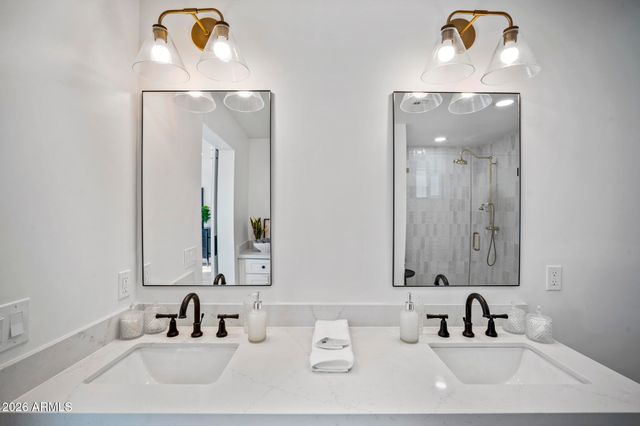 8513 E INDIANOLA Avenue, Scottsdale, AZ 85251