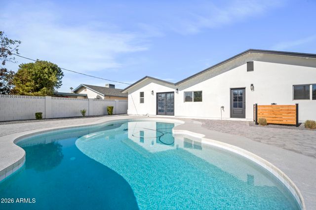 8513 E INDIANOLA Avenue, Scottsdale, AZ 85251