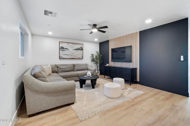 8513 E INDIANOLA Avenue, Scottsdale, AZ 85251