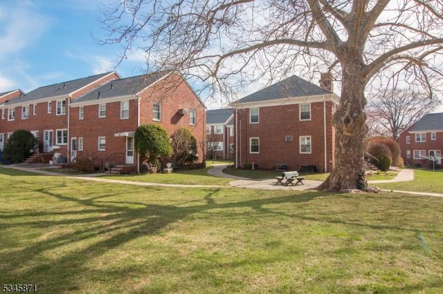 134 Boyden Ave A, Maplewood Twp., NJ 07040