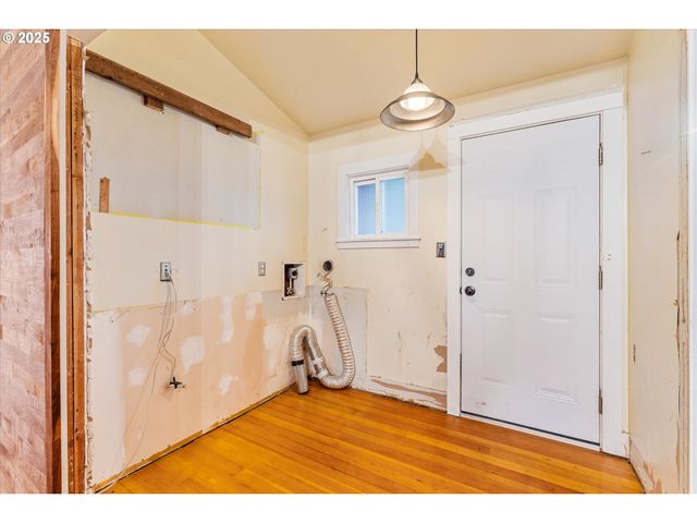 1719 N SKIDMORE St, Portland, OR 97217