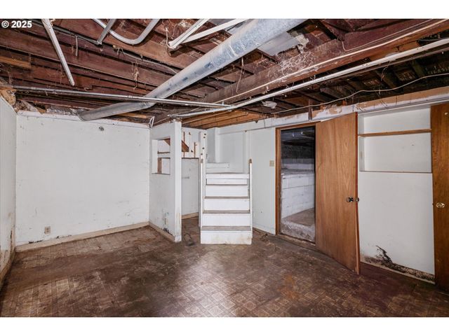 1719 N SKIDMORE St, Portland, OR 97217