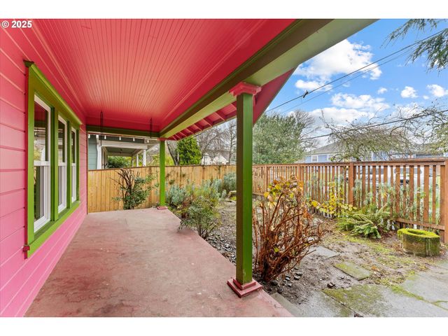 1719 N SKIDMORE St, Portland, OR 97217