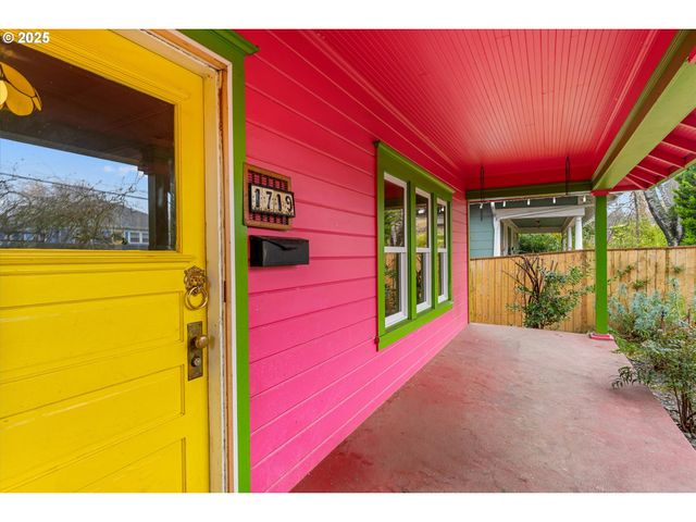 1719 N SKIDMORE St, Portland, OR 97217