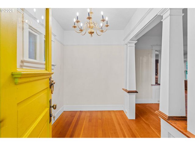 1719 N SKIDMORE St, Portland, OR 97217