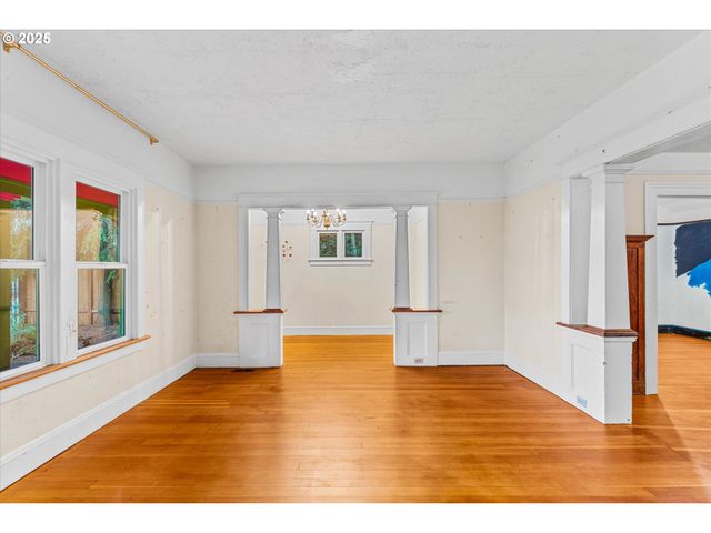 1719 N SKIDMORE St, Portland, OR 97217