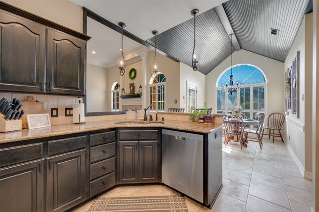 1318 Spring Branch DR, Tyler, TX 75703