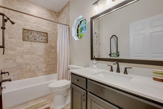 1318 Spring Branch DR, Tyler, TX 75703