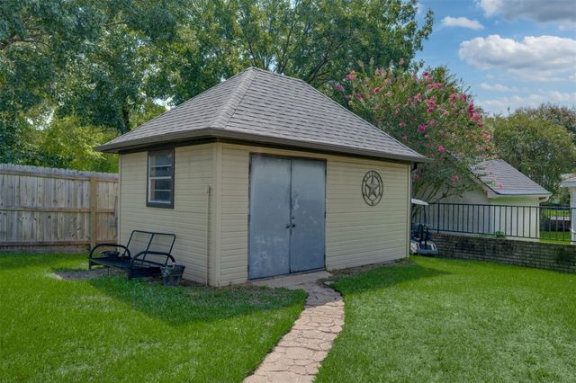1318 Spring Branch DR, Tyler, TX 75703