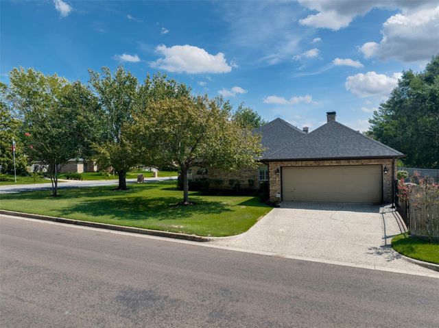 1318 Spring Branch DR, Tyler, TX 75703
