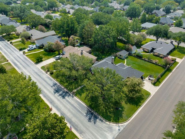1318 Spring Branch DR, Tyler, TX 75703