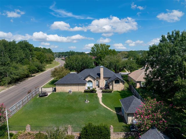 1318 Spring Branch DR, Tyler, TX 75703