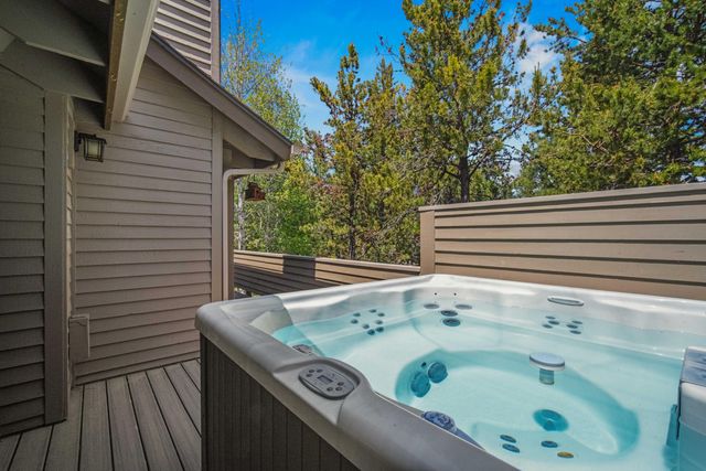 17916 Sandtrap Lane, Sunriver, OR 97707