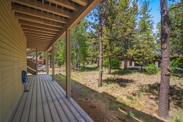 17916 Sandtrap Lane, Sunriver, OR 97707