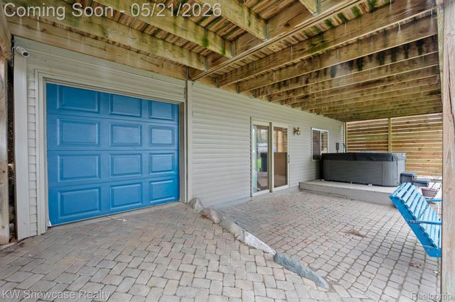9650 Montgold Avenue, White Lake Charter Township, MI 48386