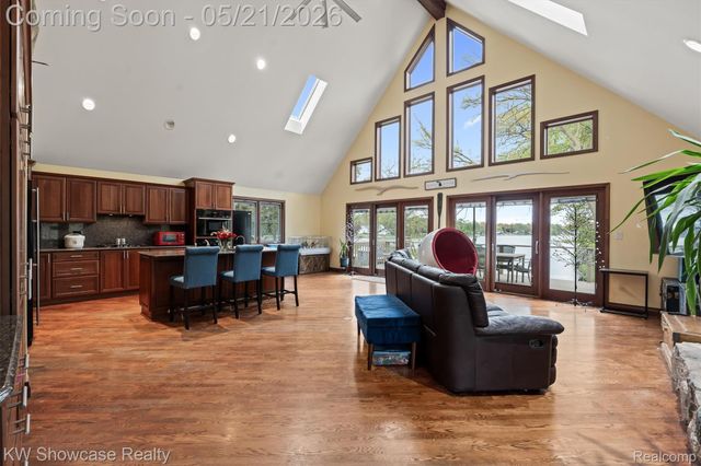 9650 Montgold Avenue, White Lake Charter Township, MI 48386