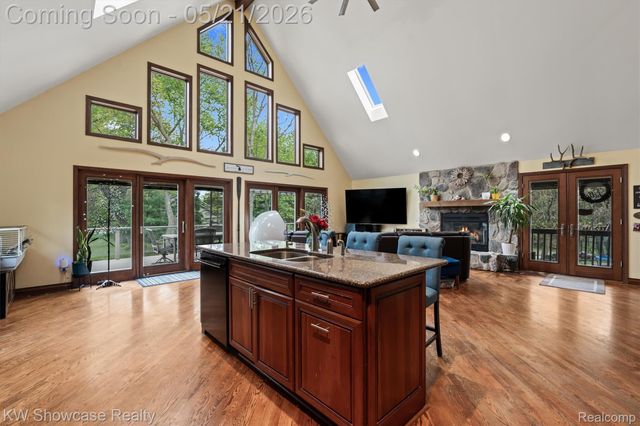 9650 Montgold Avenue, White Lake Charter Township, MI 48386