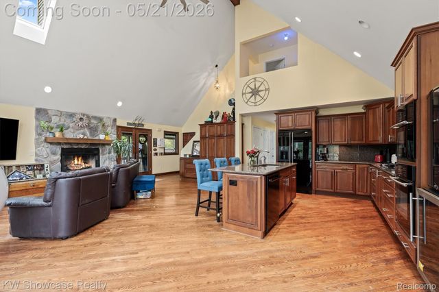 9650 Montgold Avenue, White Lake Charter Township, MI 48386