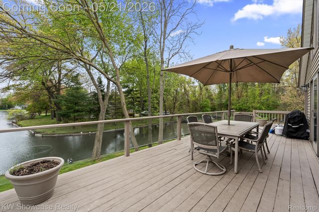 9650 Montgold Avenue, White Lake Charter Township, MI 48386