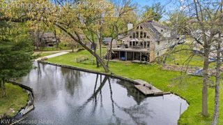 9650 Montgold Avenue, White Lake Charter Township, MI 48386