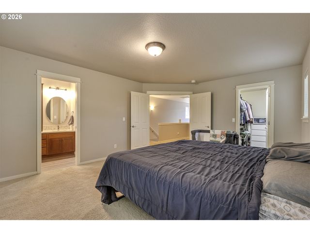 996 Ne 73RD Ave, Hillsboro, OR 97124