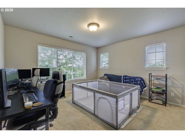 996 Ne 73RD Ave, Hillsboro, OR 97124