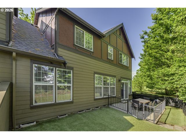996 Ne 73RD Ave, Hillsboro, OR 97124
