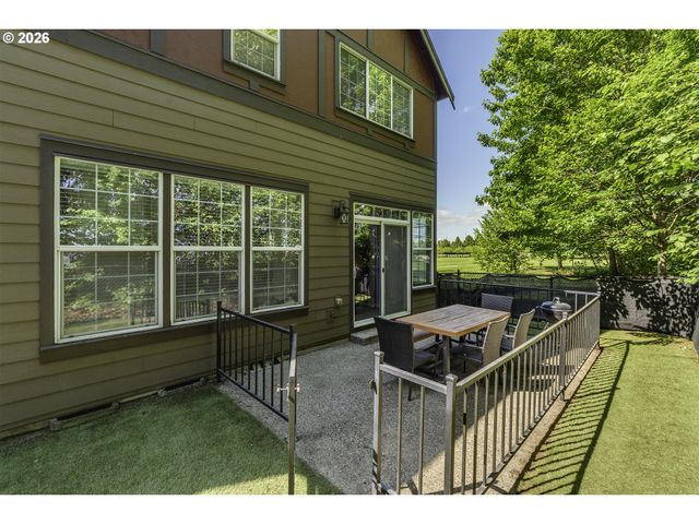 996 Ne 73RD Ave, Hillsboro, OR 97124