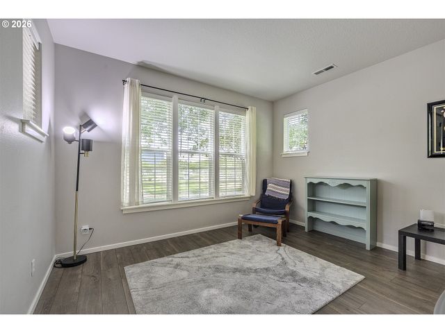 996 Ne 73RD Ave, Hillsboro, OR 97124