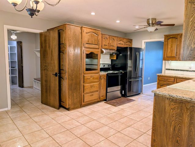 1026 JAN LEE DRIVE, Burkburnett, TX 76354