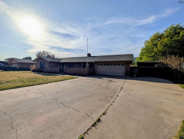 1026 JAN LEE DRIVE, Burkburnett, TX 76354