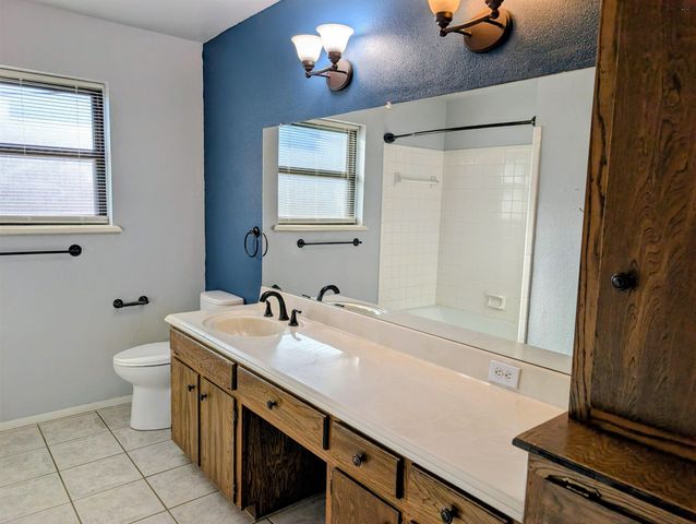 1026 JAN LEE DRIVE, Burkburnett, TX 76354