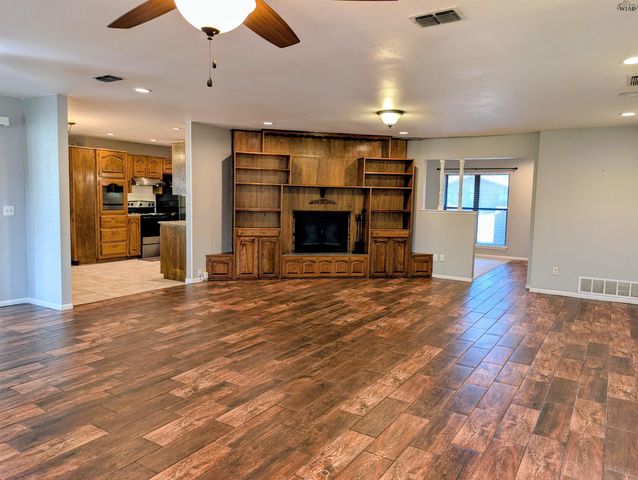 1026 JAN LEE DRIVE, Burkburnett, TX 76354