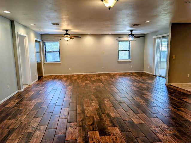 1026 JAN LEE DRIVE, Burkburnett, TX 76354