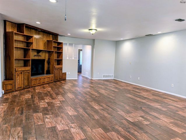 1026 JAN LEE DRIVE, Burkburnett, TX 76354