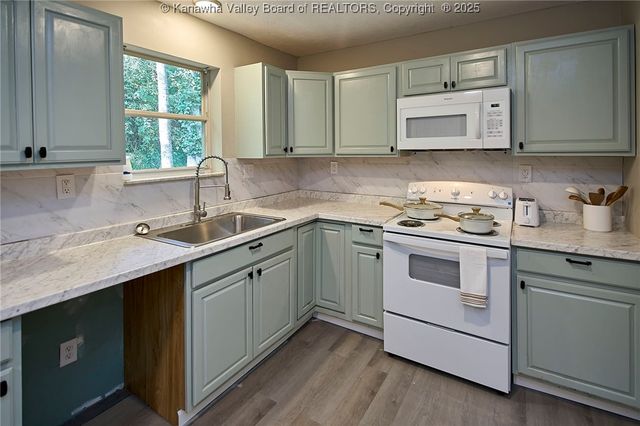 5018 Elmhaven Circle, Charleston, WV 25313