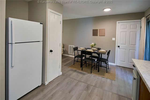 5018 Elmhaven Circle, Charleston, WV 25313