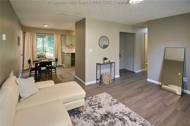 5018 Elmhaven Circle, Charleston, WV 25313