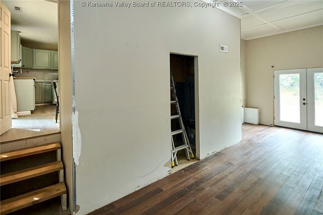 5018 Elmhaven Circle, Charleston, WV 25313