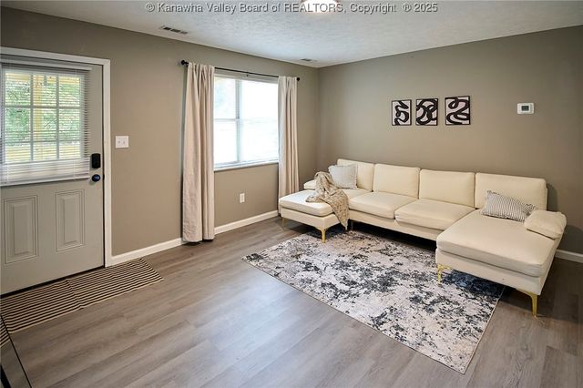 5018 Elmhaven Circle, Charleston, WV 25313