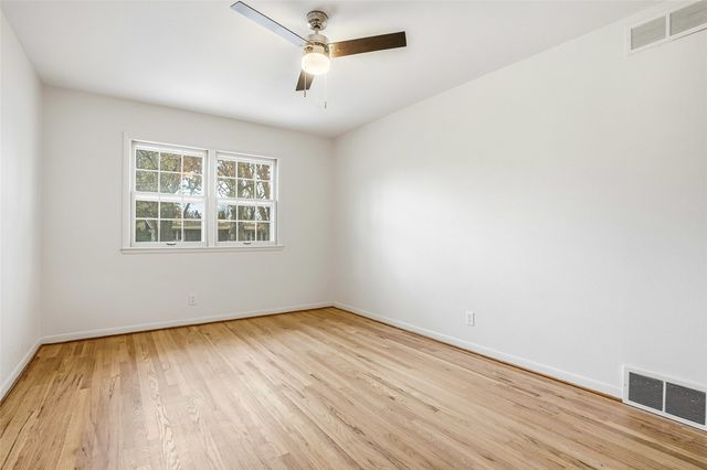 420 Terrace Rd, Iowa City, IA 52245