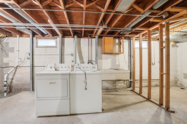 420 Terrace Rd, Iowa City, IA 52245