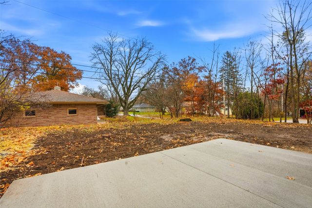 420 Terrace Rd, Iowa City, IA 52245