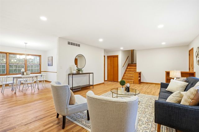 420 Terrace Rd, Iowa City, IA 52245