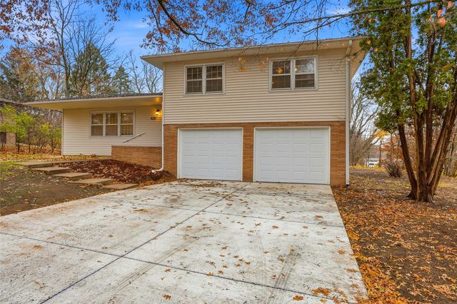 420 Terrace Rd, Iowa City, IA 52245